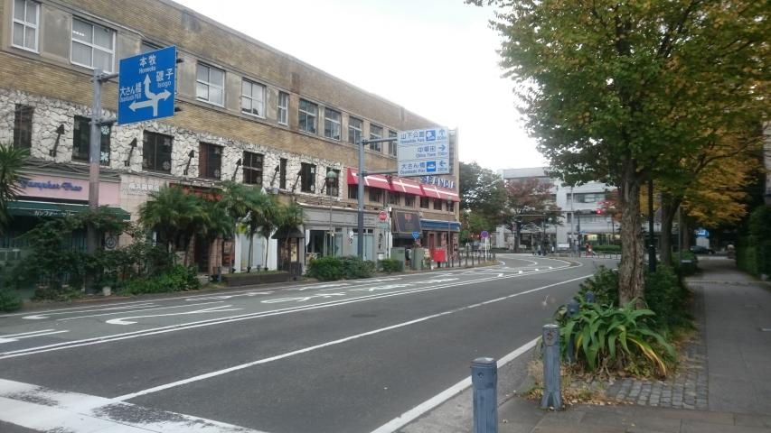 横浜、馬車道のモダンな街並みの画像2